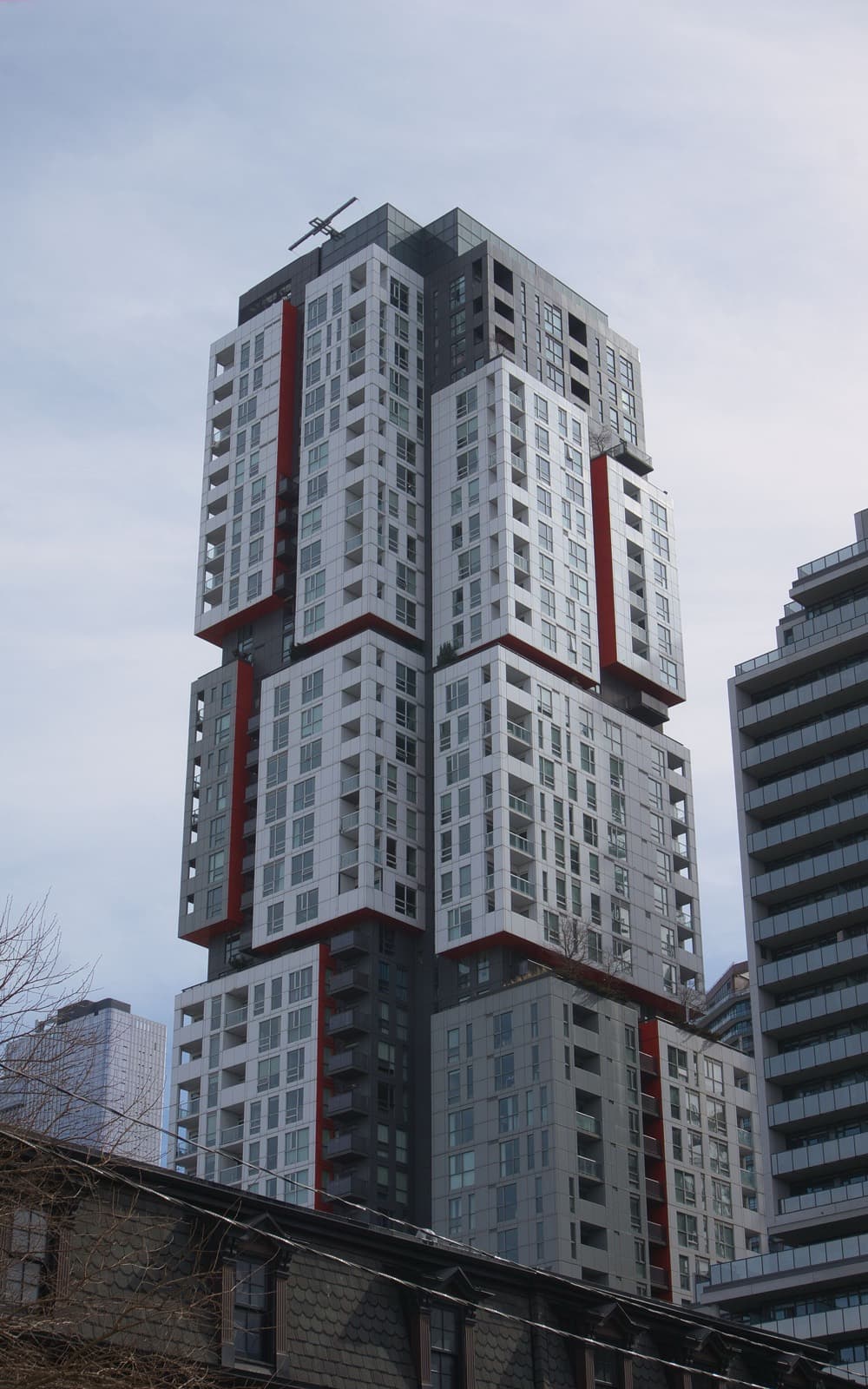 Picasso on Richmond condo tower in Toronto's Entertainment District